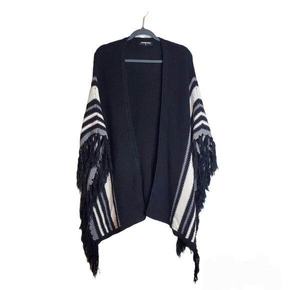 Black + White Striped  Open Front Fringe Poncho Cardigan M/L Boho Fall Layering - Picture 1 of 15